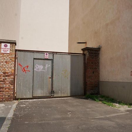 Belvarosi Exkluziv Minigarzon Debrecen Exterior photo